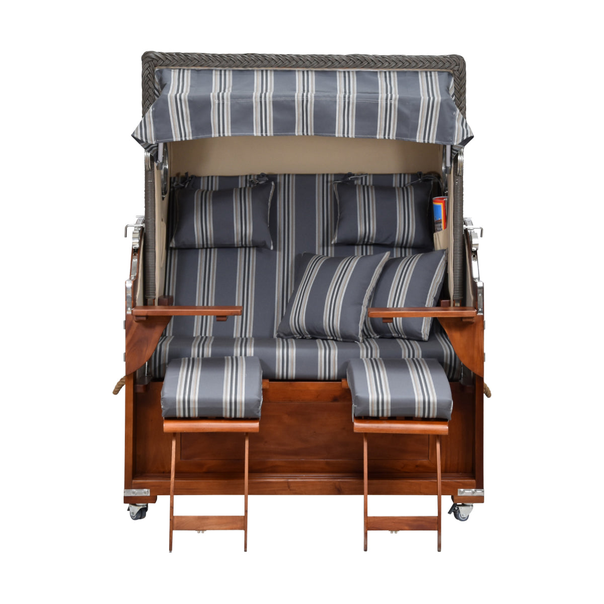 Strandkorb gestreift Vorderansicht. ausgezogene Beinstützen.