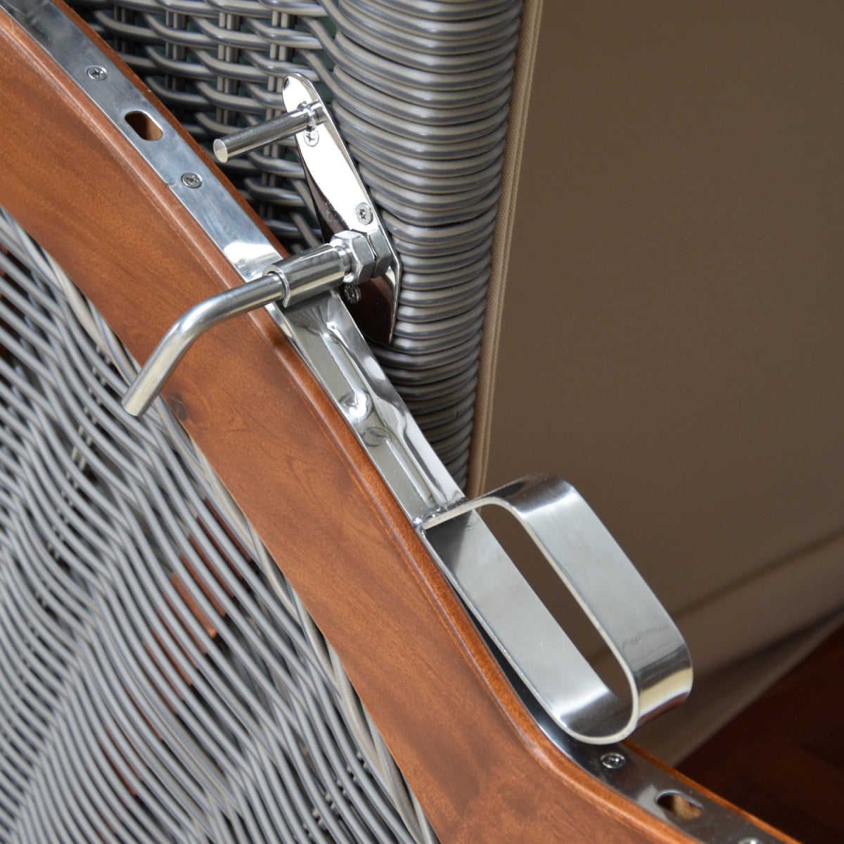 Detail Edelstahlbeschläge