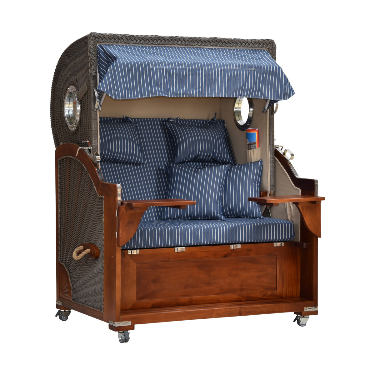 Strandkorb gestreift leicht seitliche Ansicht nach innen geklappte Tische.